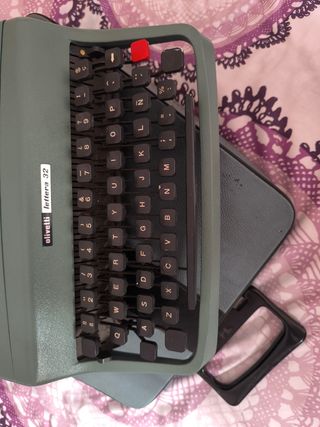 Máquina Olivetti lettera 32 
