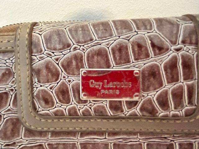 Monedero billetera Guy Laroche