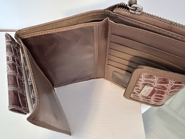 Monedero billetera Guy Laroche