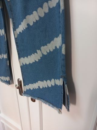 Pantalón vaquero pata ancha
