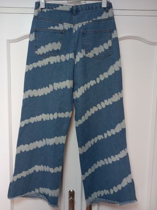 Pantalón vaquero pata ancha