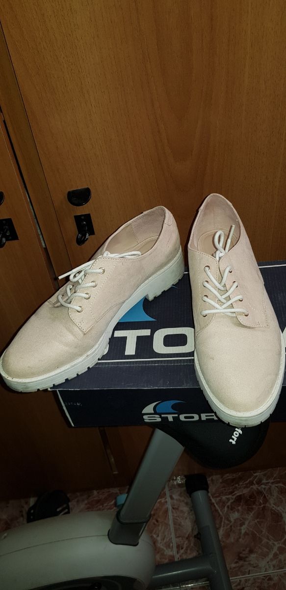 Zapatos de cordones de Bershka