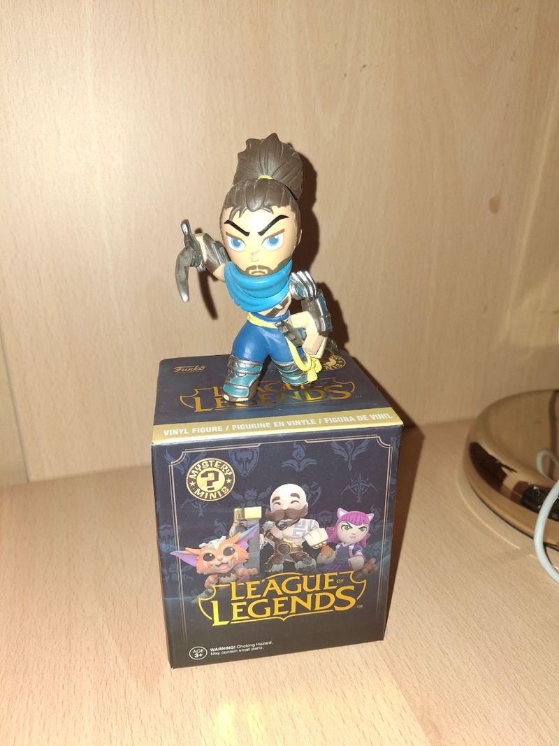 Imagen de Figurita Yasuo