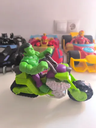 Lote Marvel 3 coches + 3 personajes +moto +Hulk