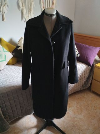 Abrigo de paño negro