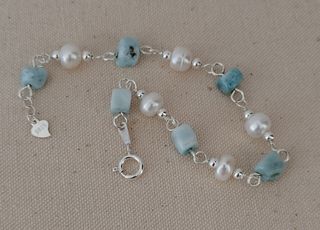 Pulsera, plata ley perlas y larimar