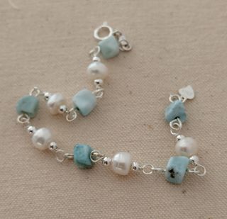 Pulsera, plata ley perlas y larimar