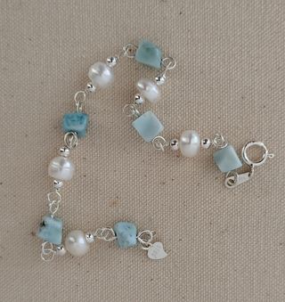 Pulsera, plata ley perlas y larimar