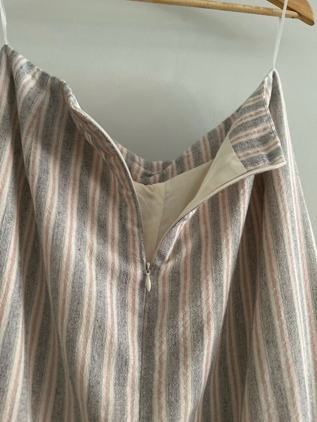 Saia às riscas EAST para mulher