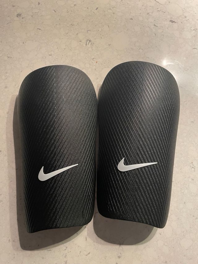 Espinilleras de futbol