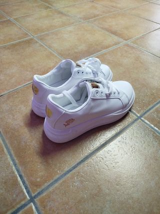 Zapatos Blancos