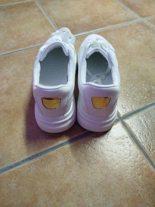 Zapatos Blancos