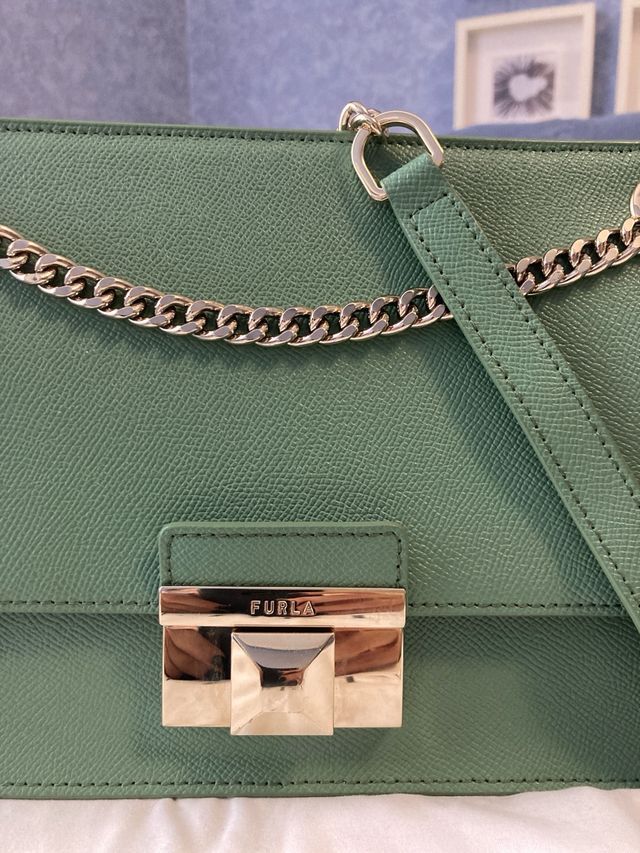 Bolso de piel verde de Furla