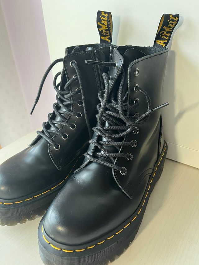 BOTAS Dr Martens: PLATAFORMA JADON DE PIEL SMOOTH