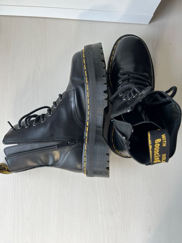 BOTAS Dr Martens: PLATAFORMA JADON DE PIEL SMOOTH