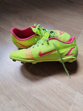 Botas futbol niño