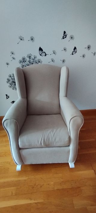 Sillón mecedora de lactancia