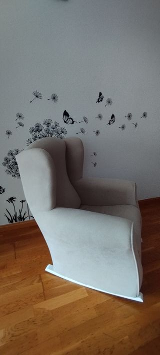 Sillón mecedora de lactancia
