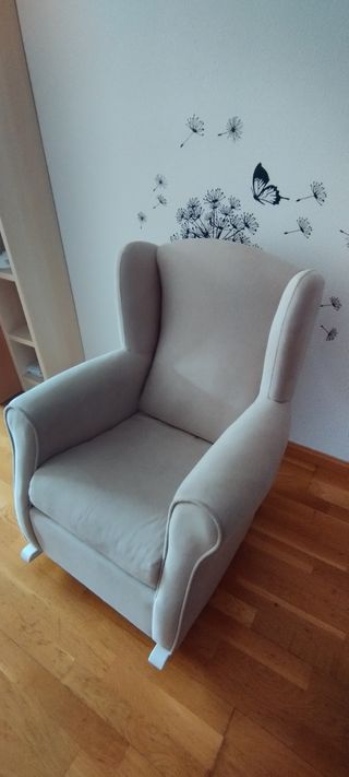Sillón mecedora de lactancia