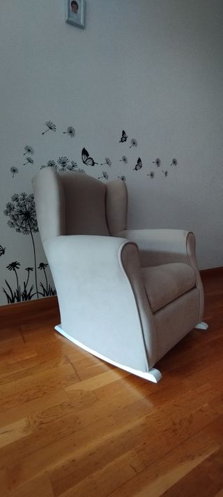 Sillón mecedora de lactancia