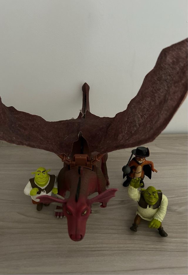 Figura Dragona y Shrek 2001 Edition.