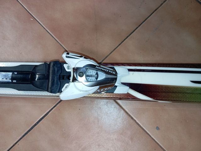 Esquís SNR 700 Deluxe con fijaciones Salomón