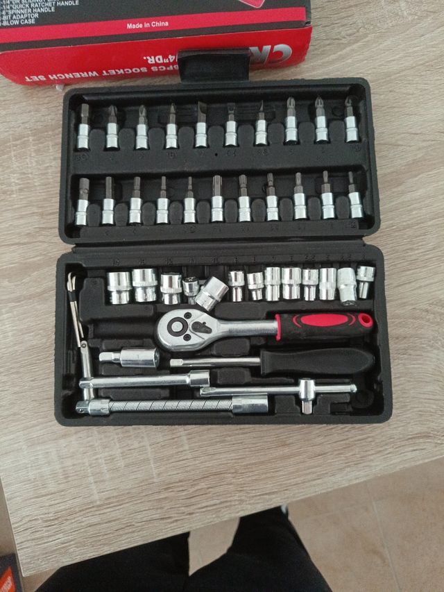 Juego de herramientas llaves de Copa 46