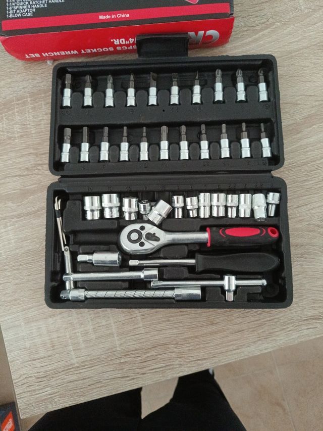 Juego de herramientas llaves de Copa 46