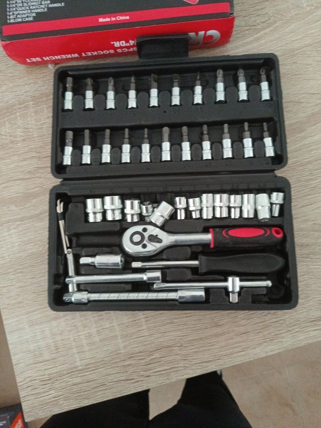 Juego de herramientas llaves de Copa 46