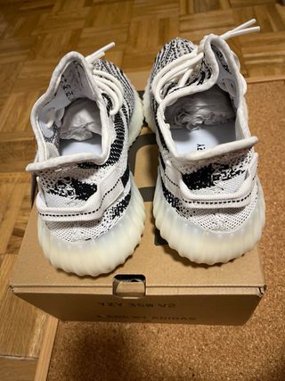 Yeezy 350 V2 Zebra
