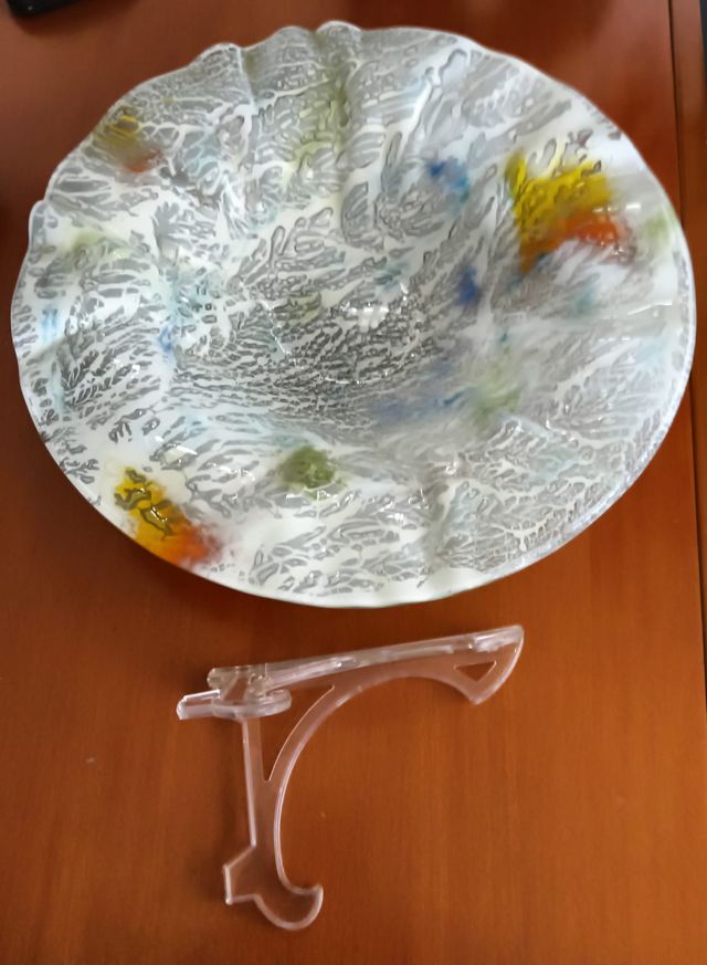 Piastra in vetro decorativa e funzionale