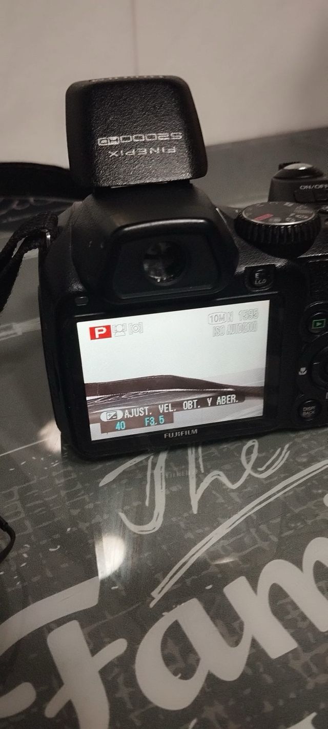 Camara finepix s2000hd