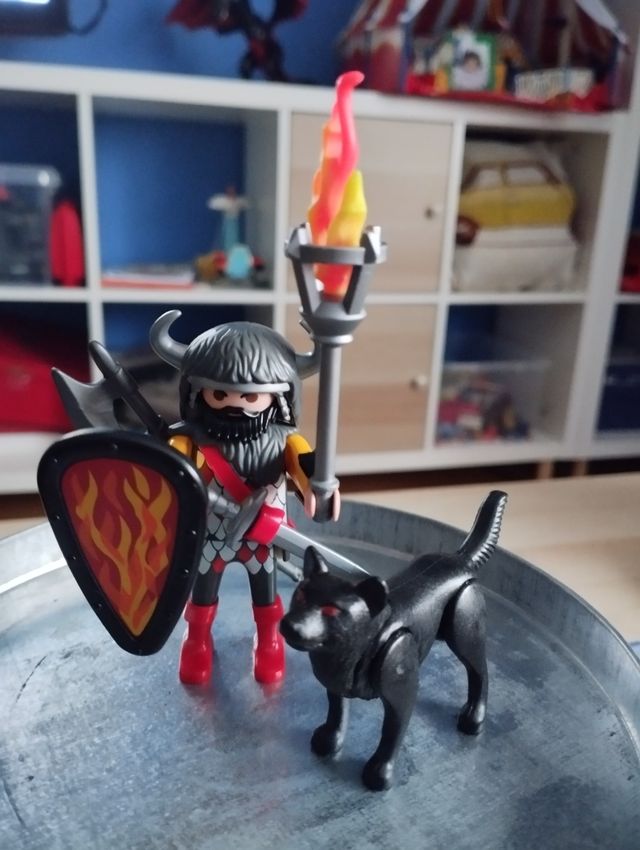 Playmobil guerrero lobo