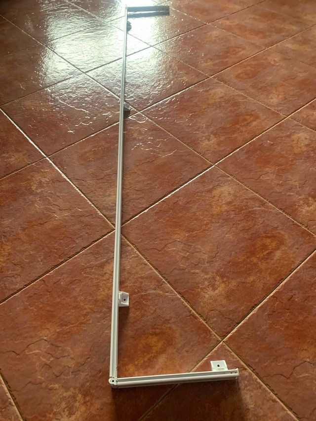 Barra con velcro para cortina