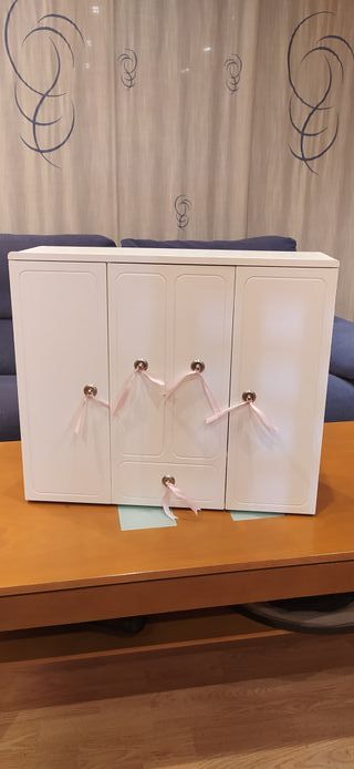 Armario de muñecas Our Generation Wooden Wardrobe