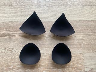 Due imbottiture reggiseno