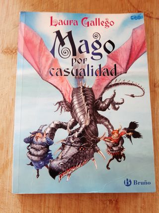 MAGO POR CASUALIDAD
LAURA GALLEGO