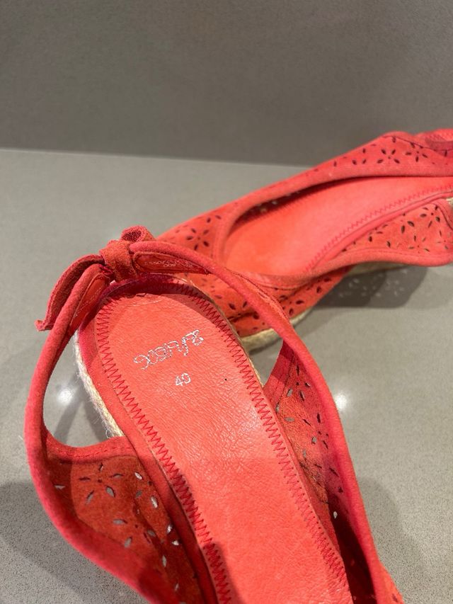 Zapato de cuña rojo Xdye