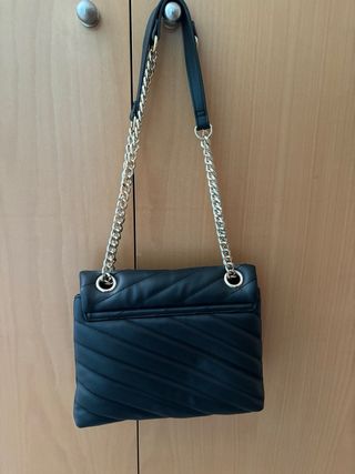 Bolso negro cadena 