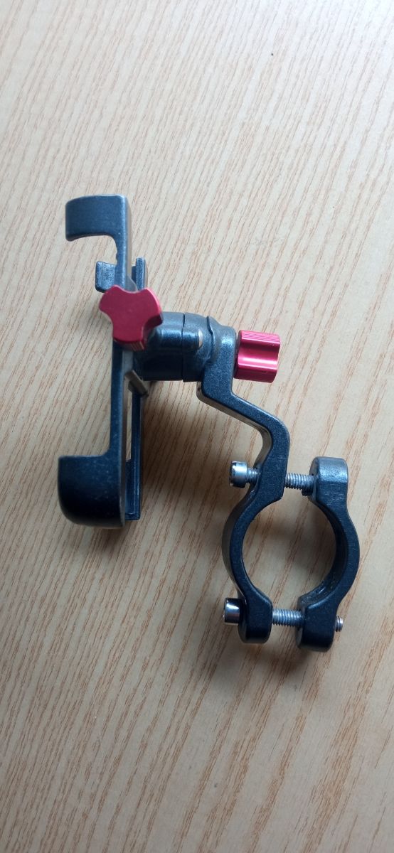 Soporte PROMEND para móvil en bici 