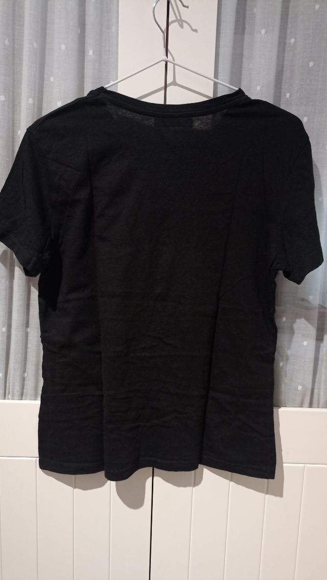Camiseta negra chica