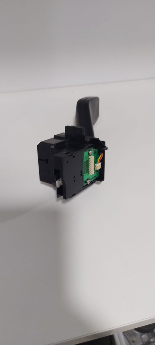 Mando de intermitente y de radio