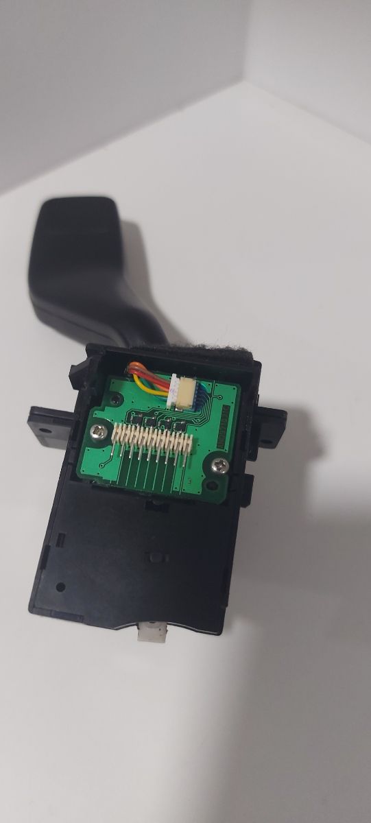 Mando de intermitente y de radio