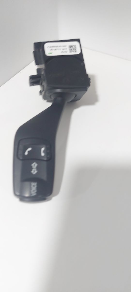 Mando de intermitente y de radio