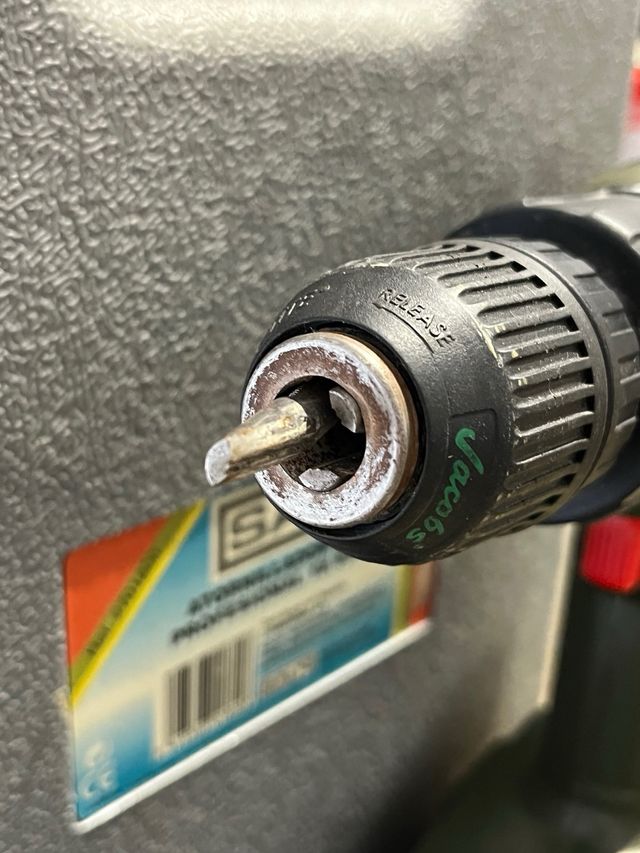 Atornillador de batería averiado