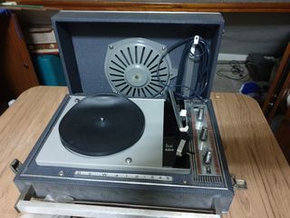 De Wald 545. Tocadiscos maleta vintage 