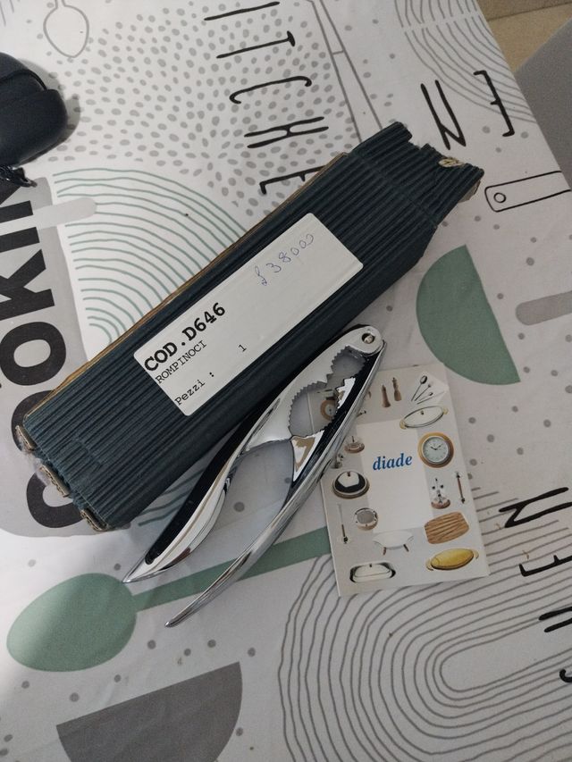 Schiacciandoci posate 