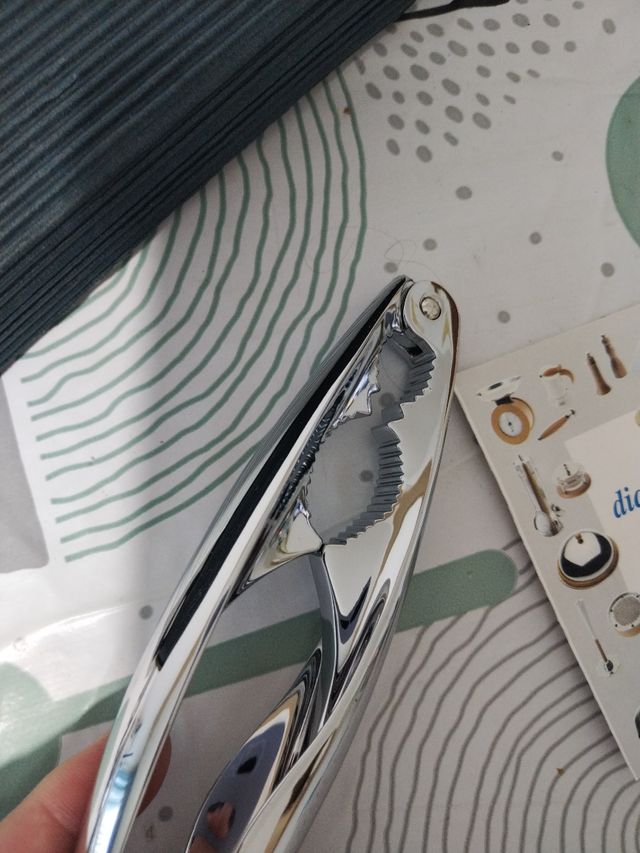 Schiacciandoci posate 