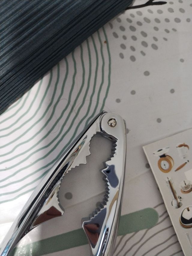 Schiacciandoci posate 