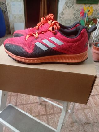 Deportivas trekking Adidas 38.5